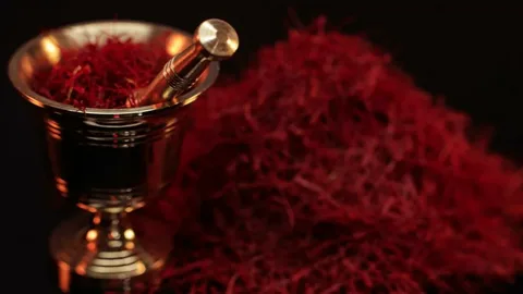 زعفران ممتاز صادراتی با رنگ‌ دهی عالی و ماندگاری بالا